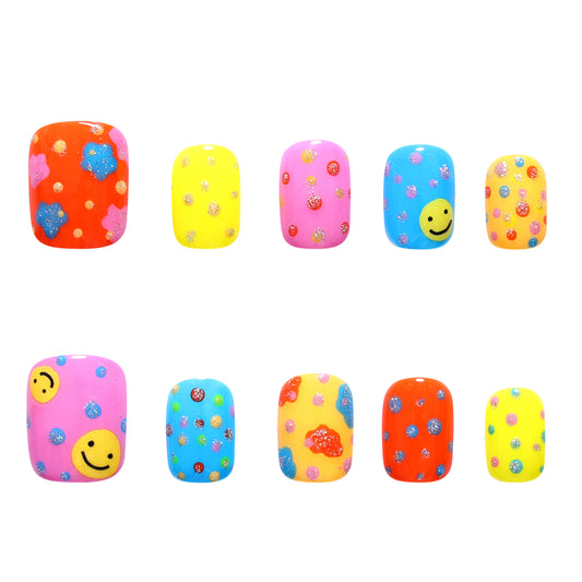 Karyn Lao: Pom Party Press-on Nails