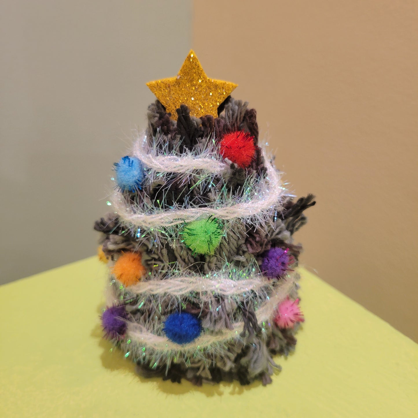 Karyn Lao: Christmas pOm Trees